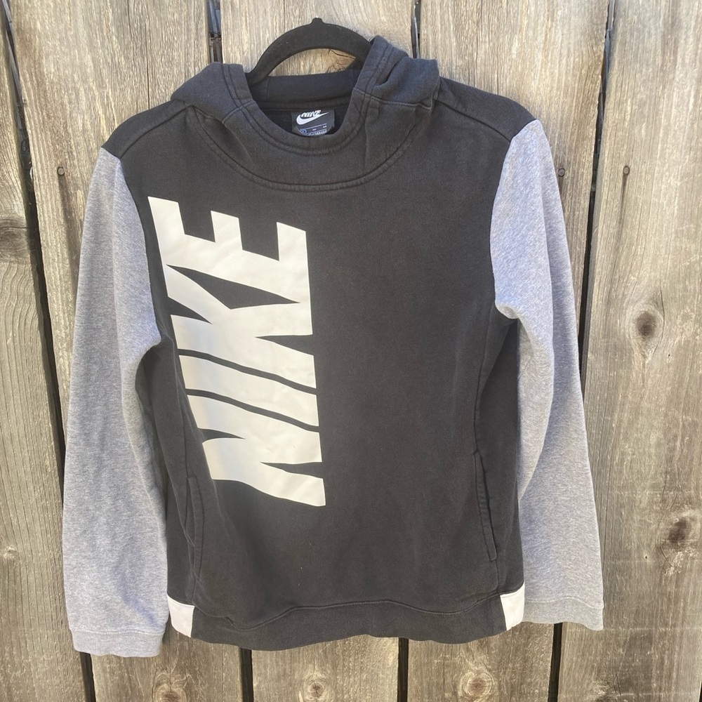 Kid's Nike Black Spell-Out Hoodie XL Round Neck Pocket Active Gym Skateboard